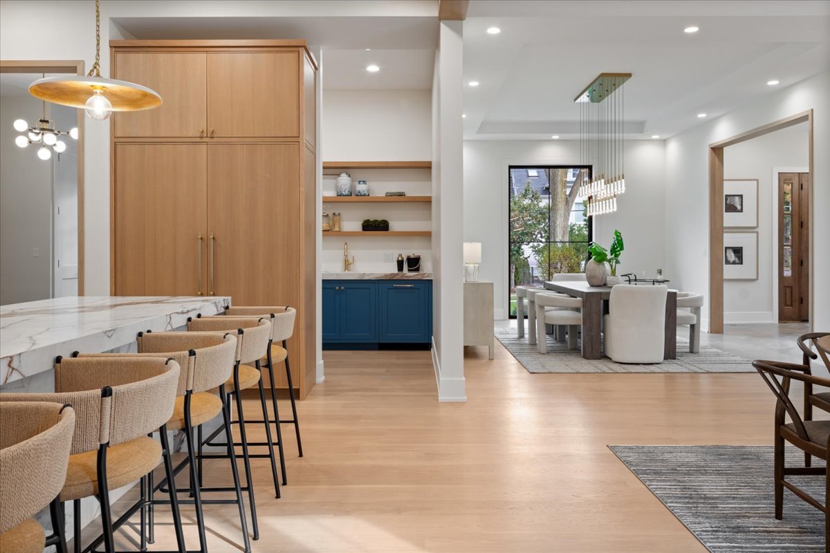 104 S Monroe Street, Hinsdale, IL 60521