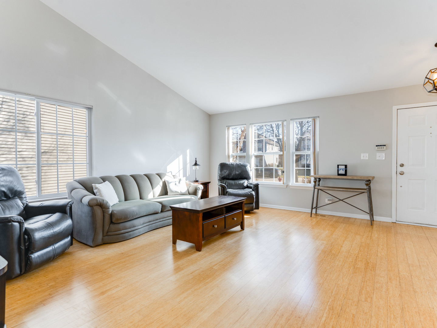 2013 Lyndhurst Lane, Aurora, IL 60503