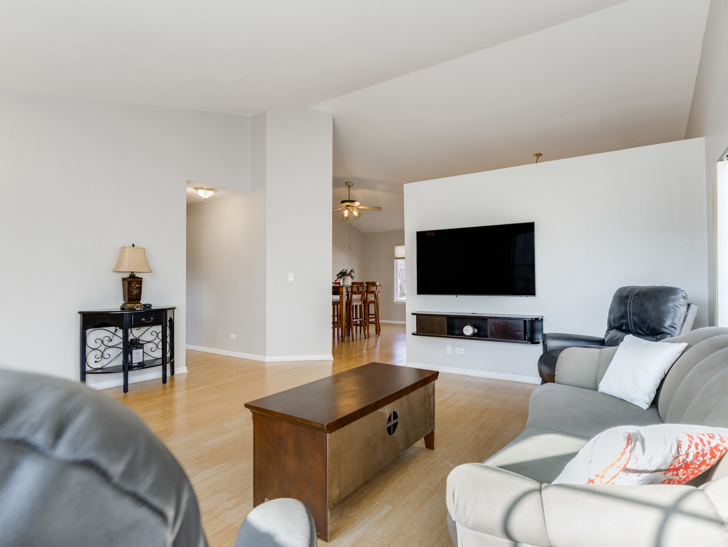 2013 Lyndhurst Lane, Aurora, IL 60503