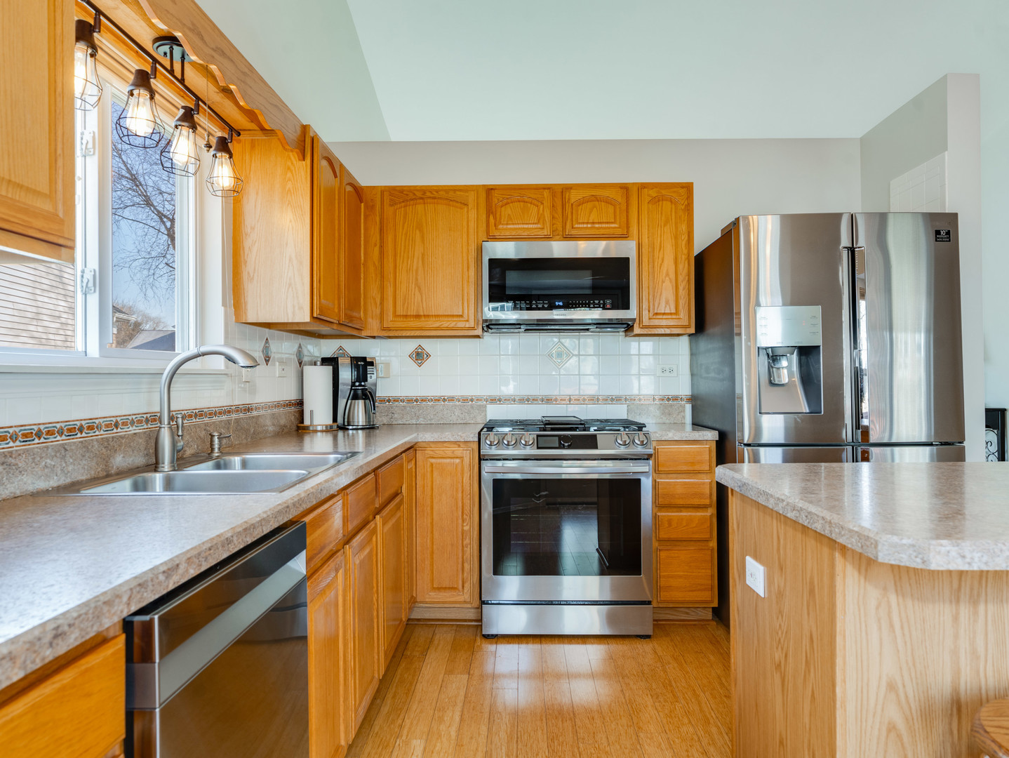 2013 Lyndhurst Lane, Aurora, IL 60503