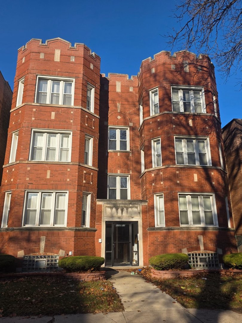 8212 S Vernon Avenue, Chicago, IL 60619