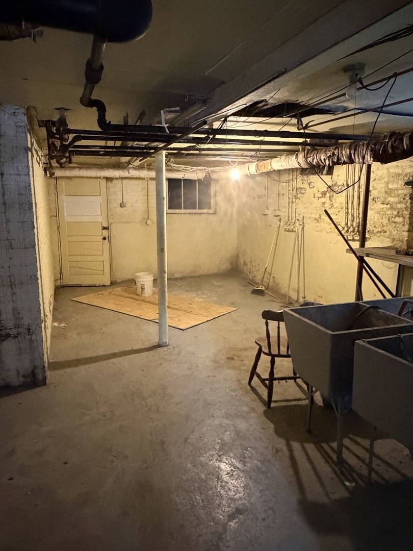 8212 S Vernon Avenue, Chicago, IL 60619