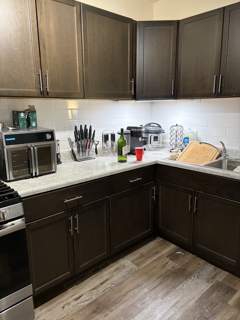 8212 S Vernon Avenue, Chicago, IL 60619