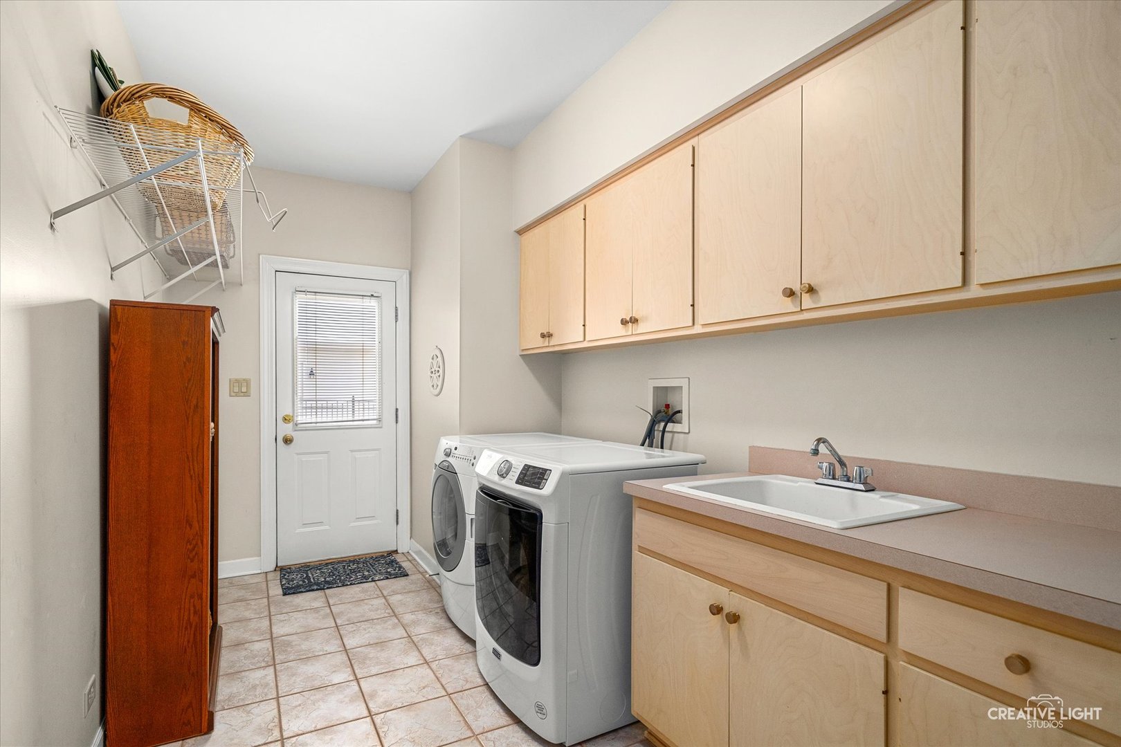 364 AVENA Circle, Naperville, IL 60565