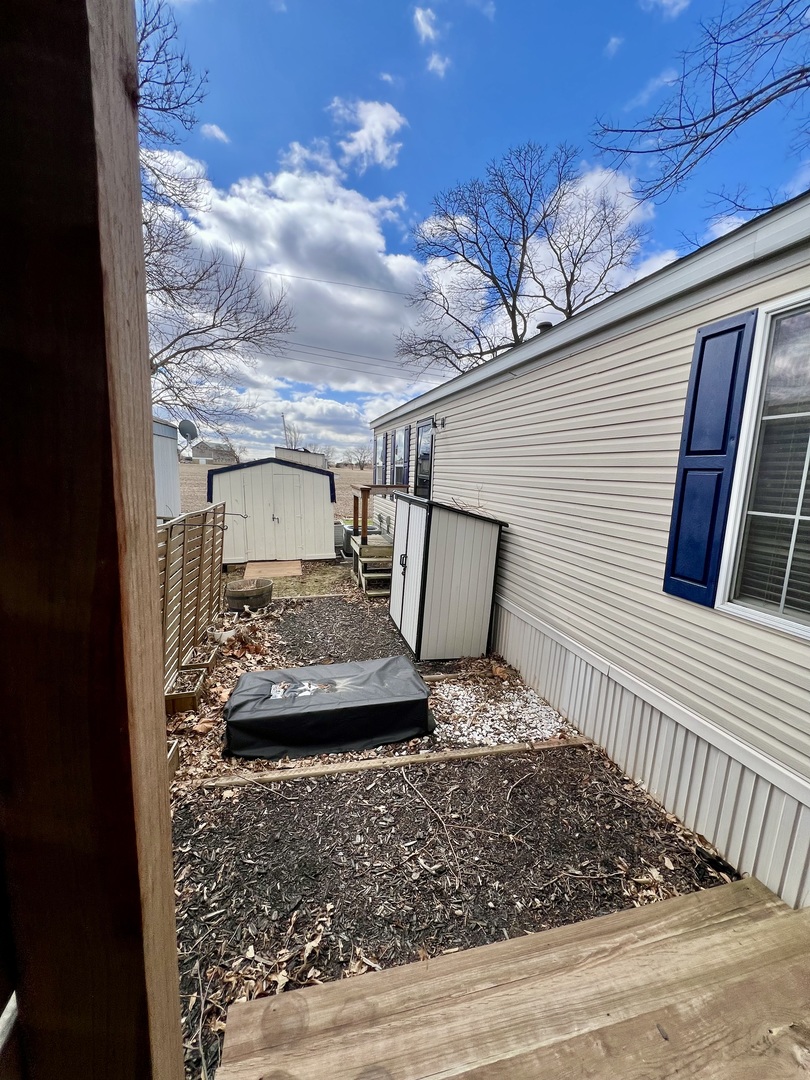 1304 Lauren Drive, Sandwich, IL 60548