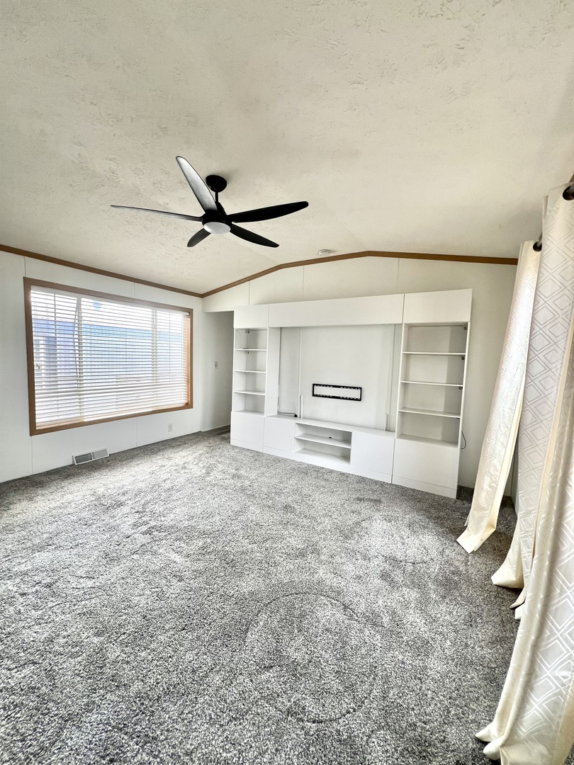 1304 Lauren Drive, Sandwich, IL 60548