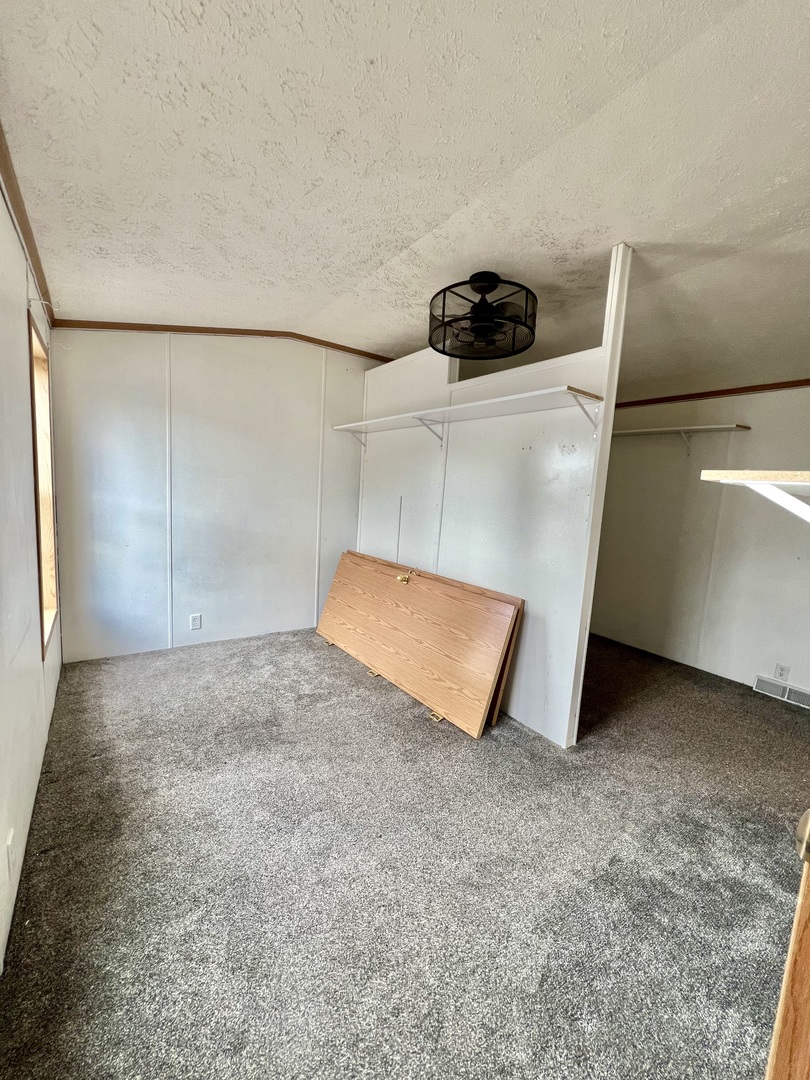 1304 Lauren Drive, Sandwich, IL 60548