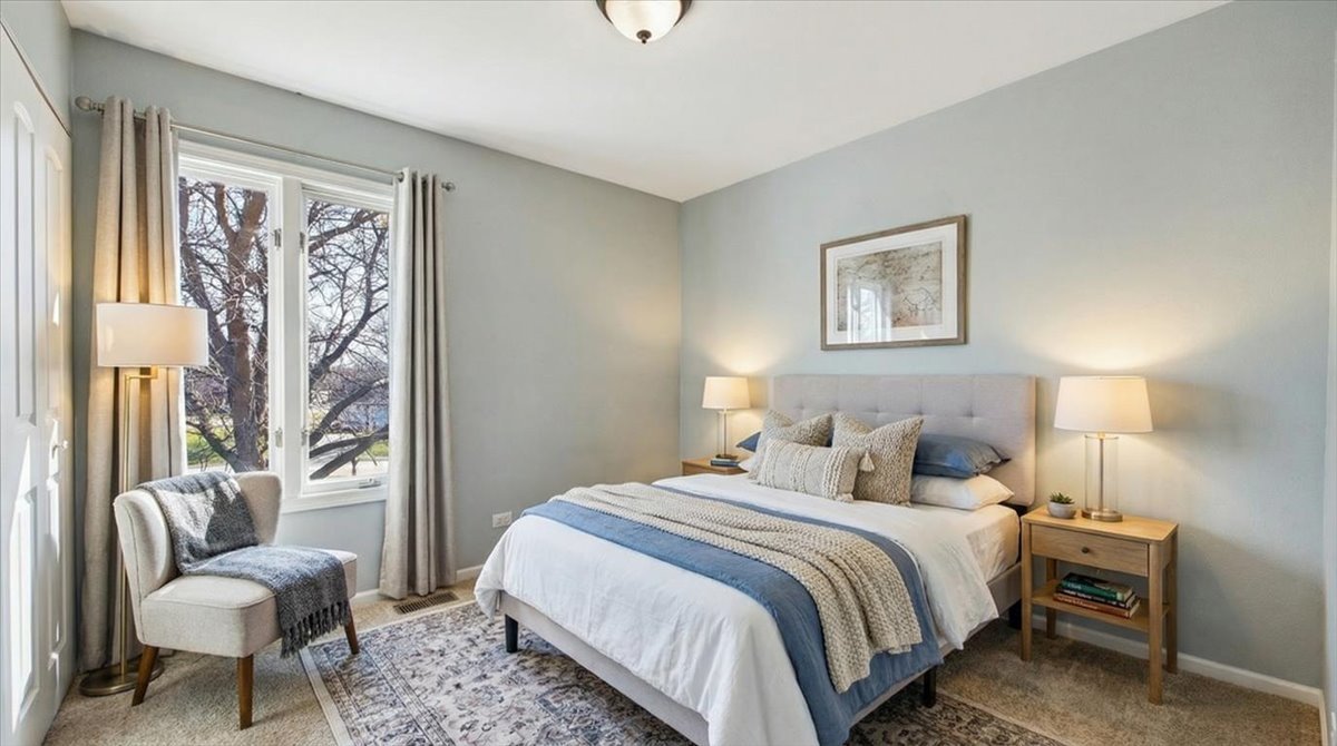 209 Mooregate Trail, Hawthorn Woods, IL 60047