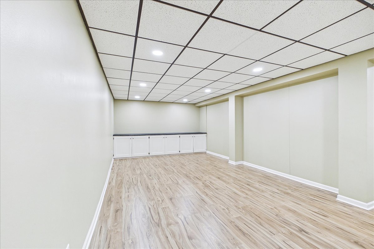 209 Mooregate Trail, Hawthorn Woods, IL 60047