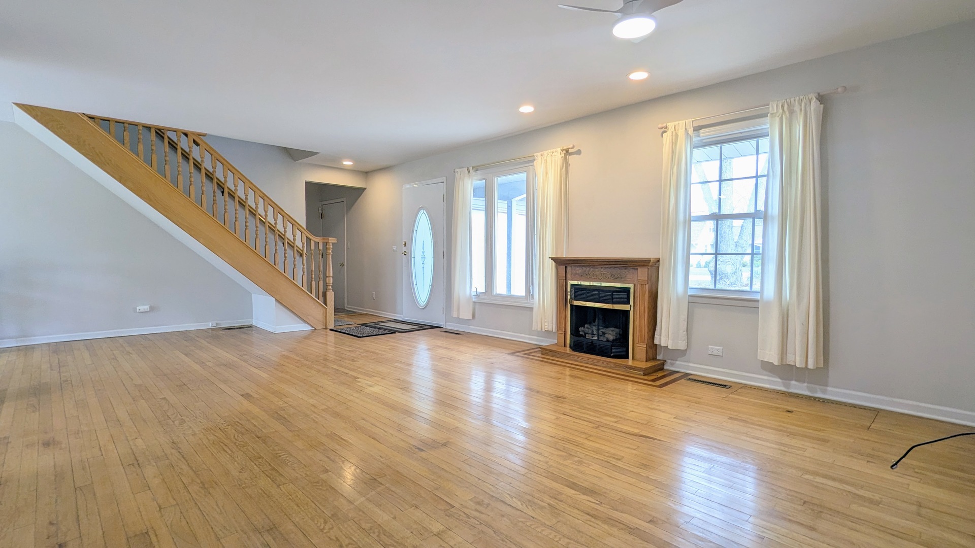 709 W Kenilworth Avenue, Palatine, IL 60067