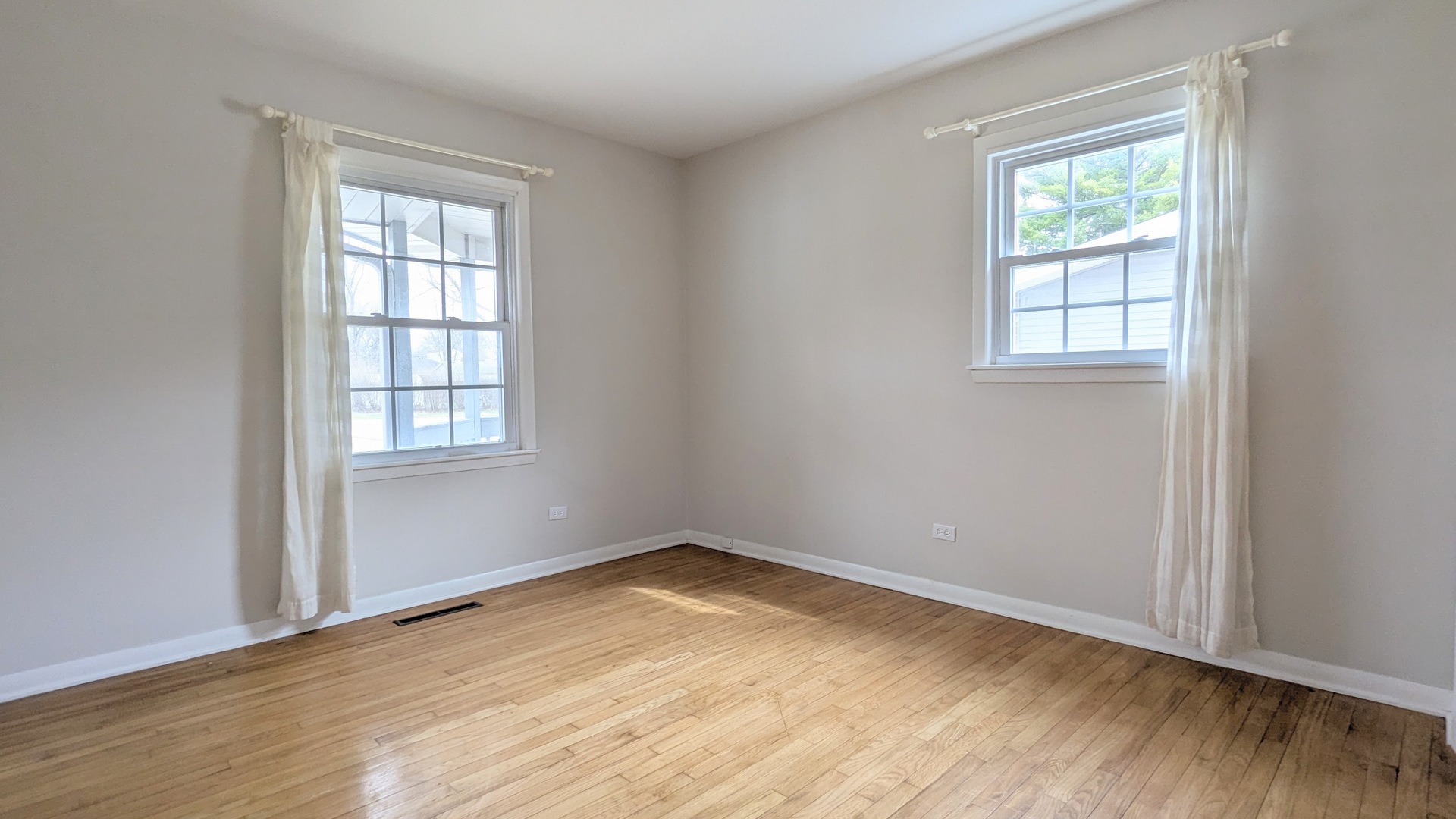 709 W Kenilworth Avenue, Palatine, IL 60067