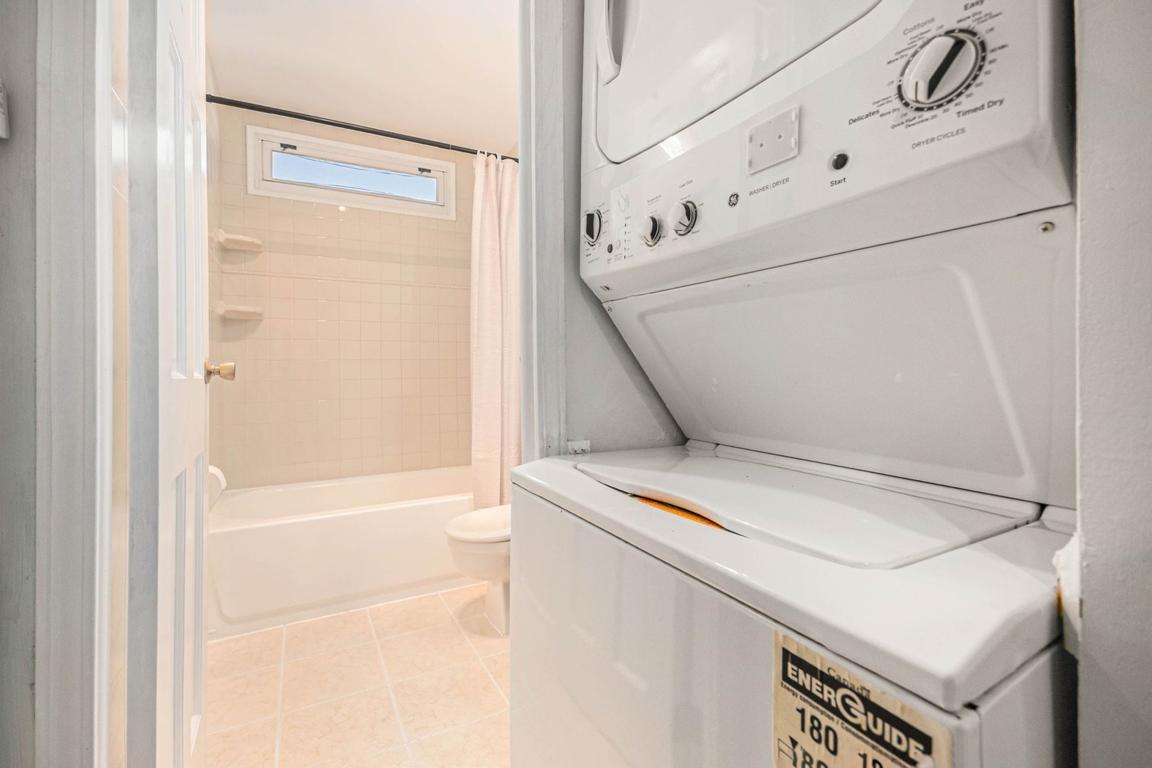 218 Mayfield Drive, Streamwood, IL 60107