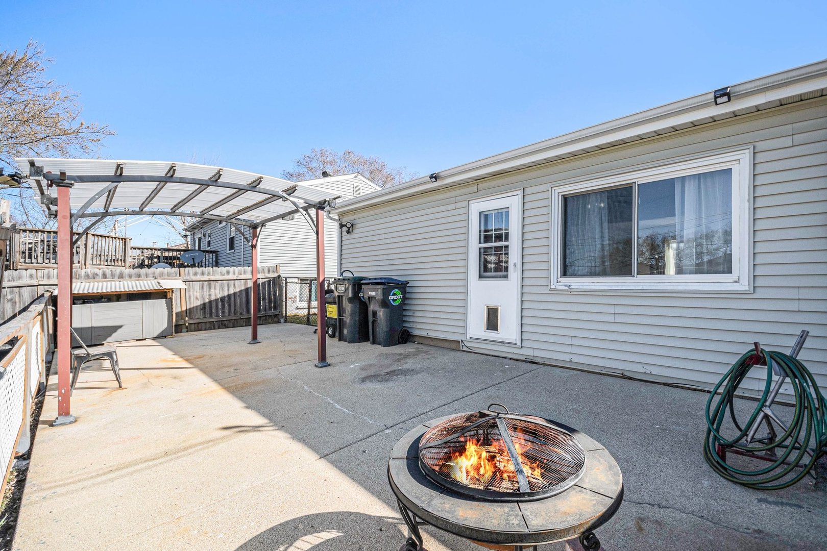 218 Mayfield Drive, Streamwood, IL 60107