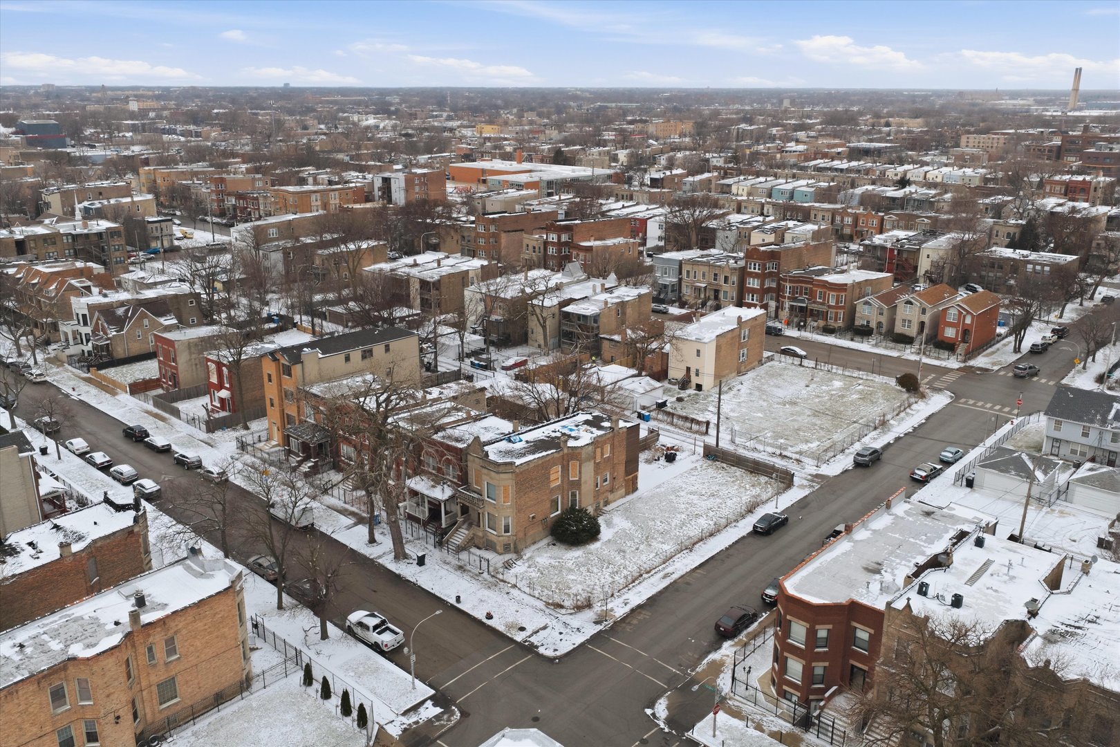 4300 W Gladys Avenue, Chicago, IL 60624