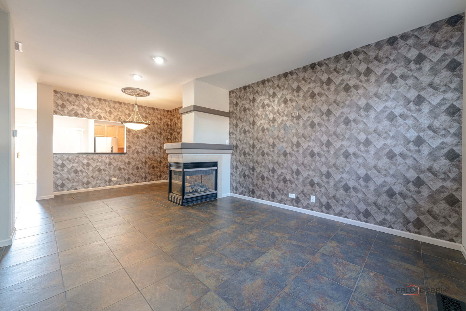 1129 N Claremont Drive #1129, Palatine, IL 60074