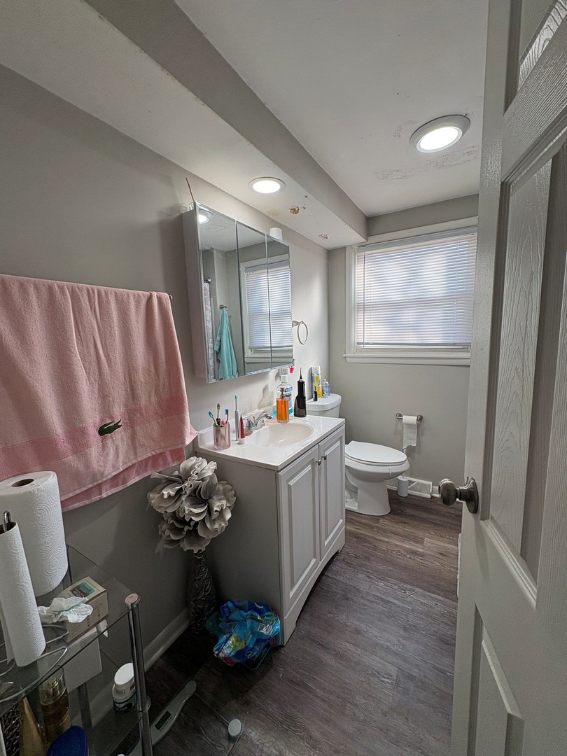 2058 Linden Avenue, Waukegan, IL 60085