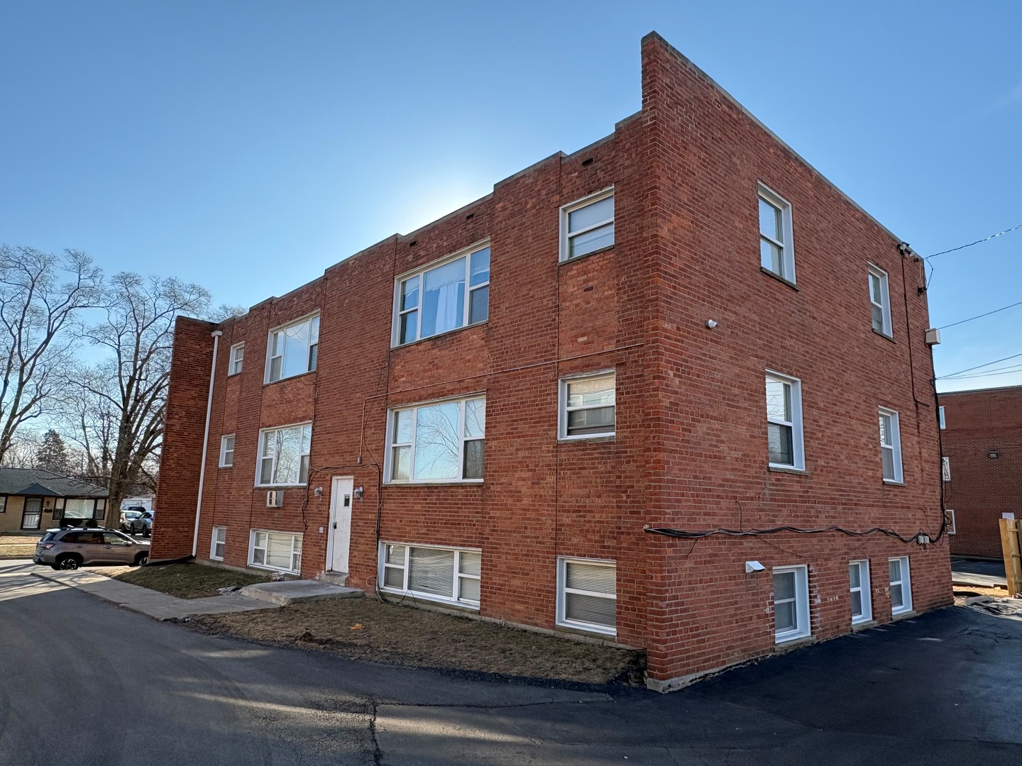 2058 Linden Avenue, Waukegan, IL 60085