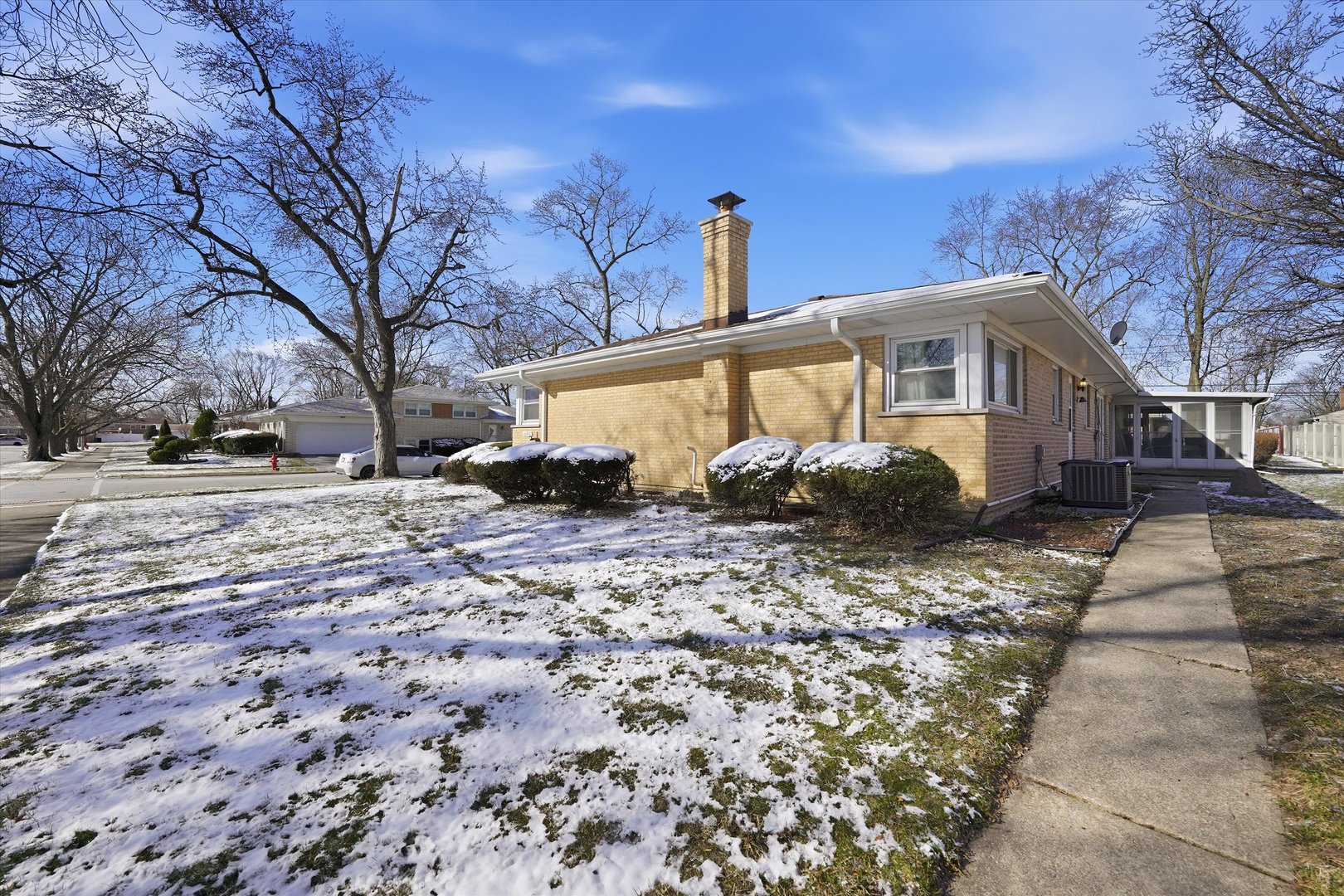 16712 Elm Street, South Holland, IL 60473