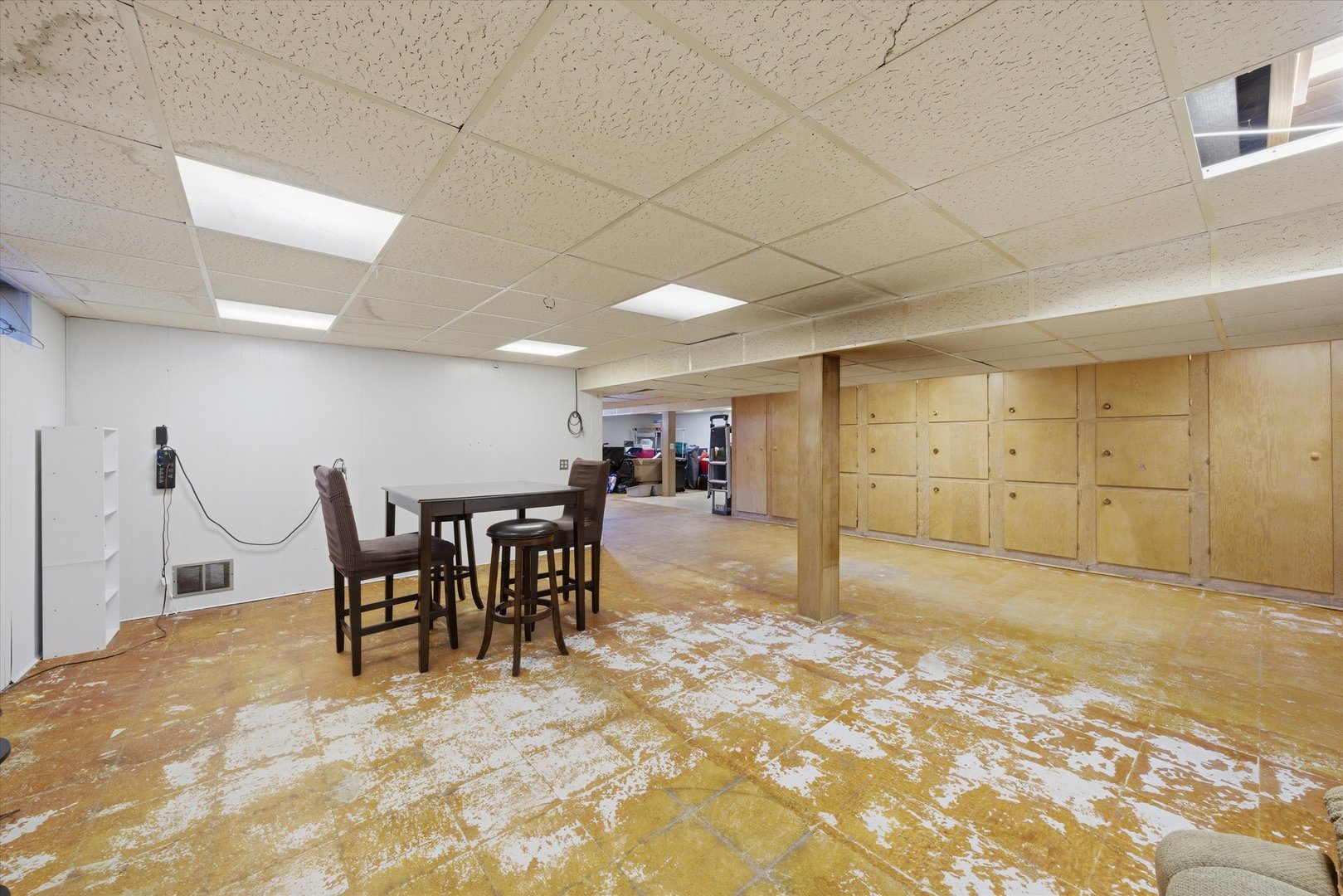 16712 Elm Street, South Holland, IL 60473