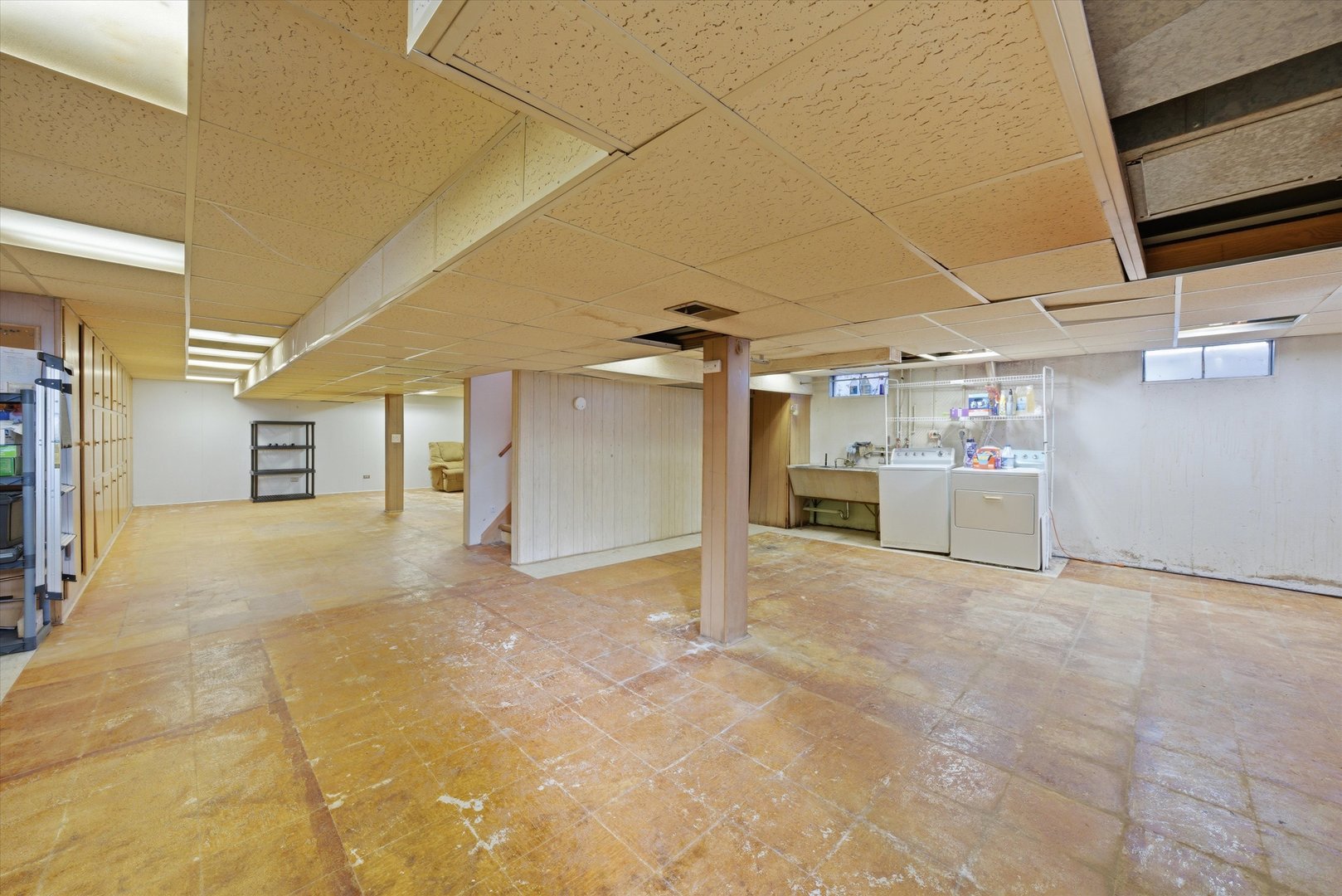 16712 Elm Street, South Holland, IL 60473