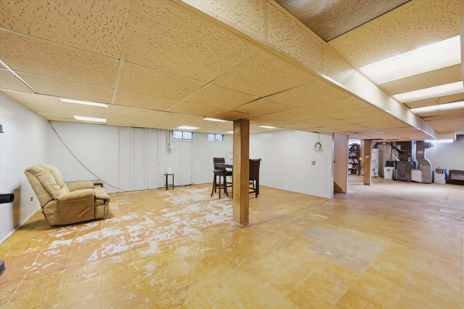 16712 Elm Street, South Holland, IL 60473