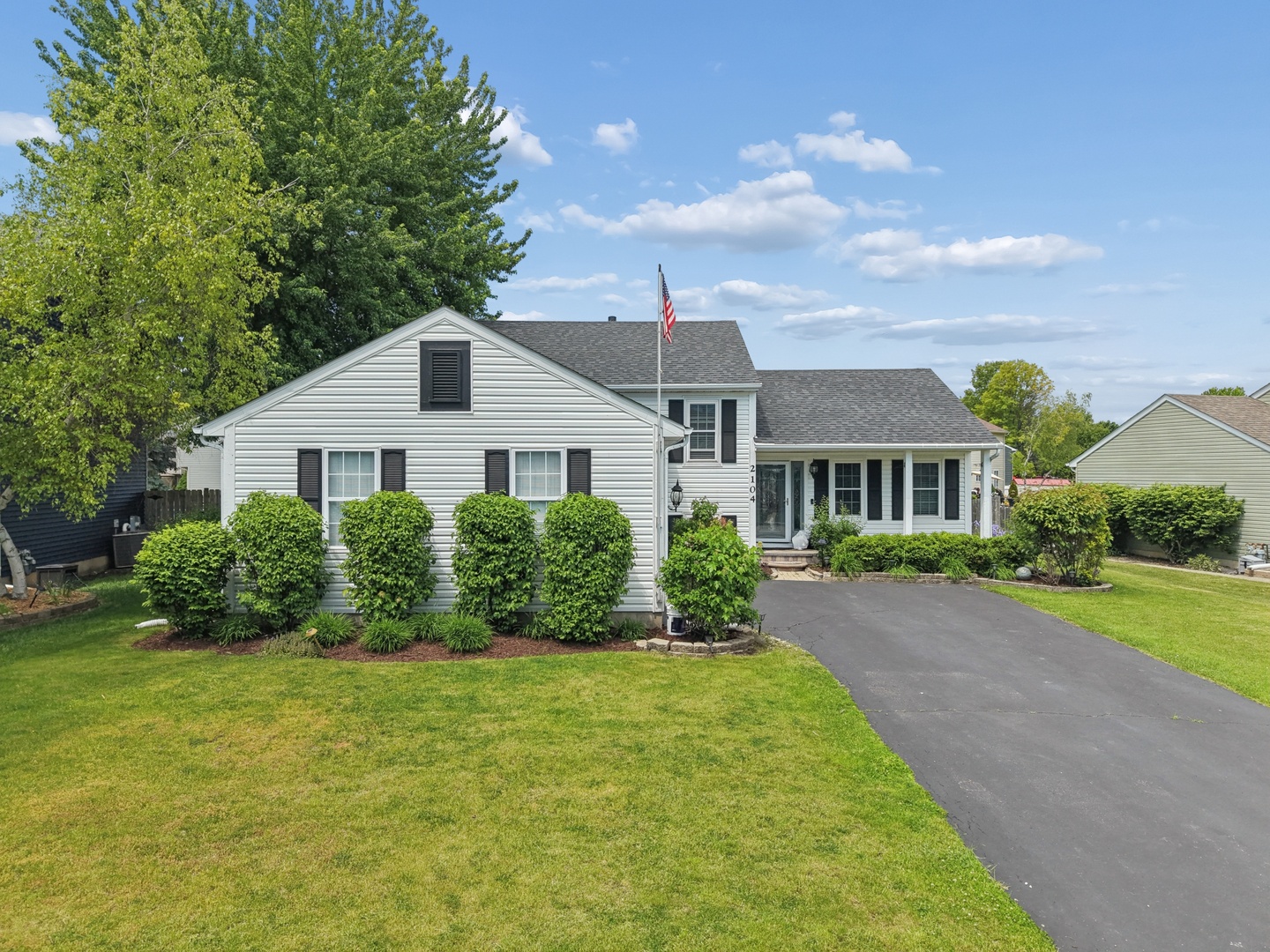 2104 Oakleaf Lane, Lake Villa, IL 60046