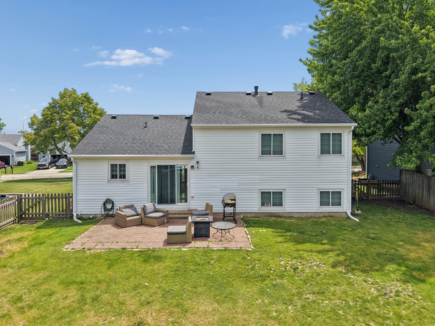 2104 Oakleaf Lane, Lake Villa, IL 60046