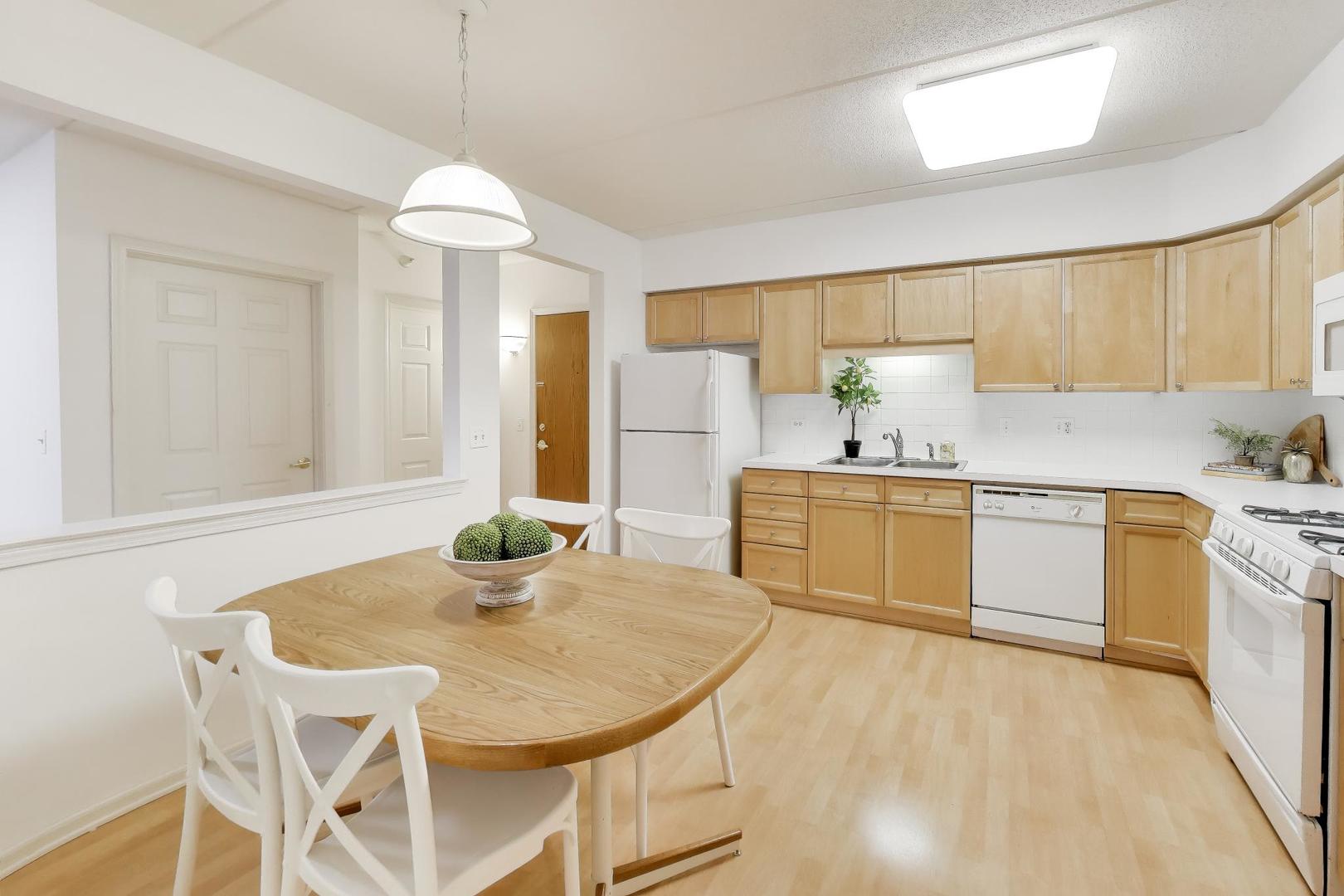 1327 Brown Street #404, Des Plaines, IL 60016