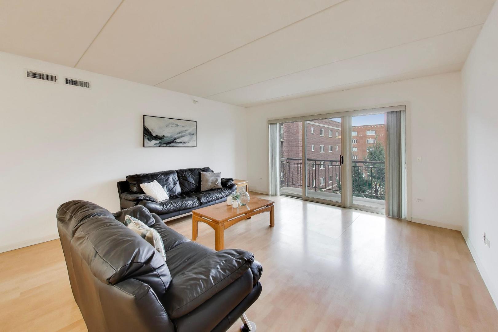 1327 Brown Street #404, Des Plaines, IL 60016