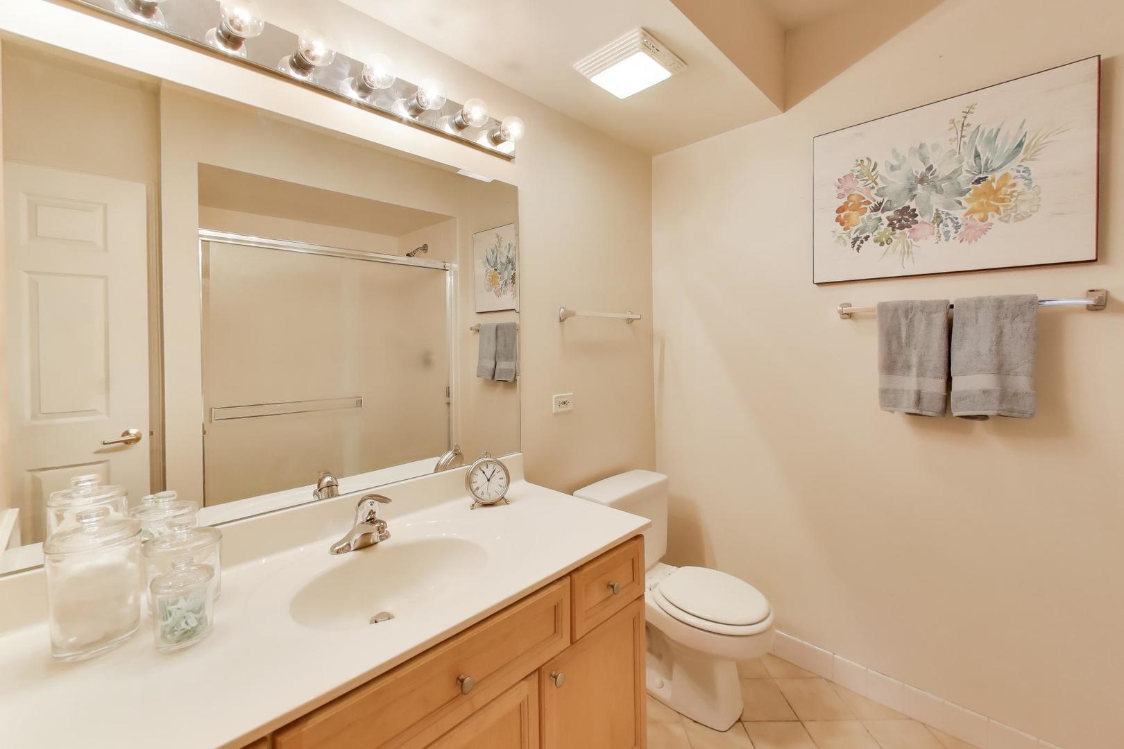 1327 Brown Street #404, Des Plaines, IL 60016