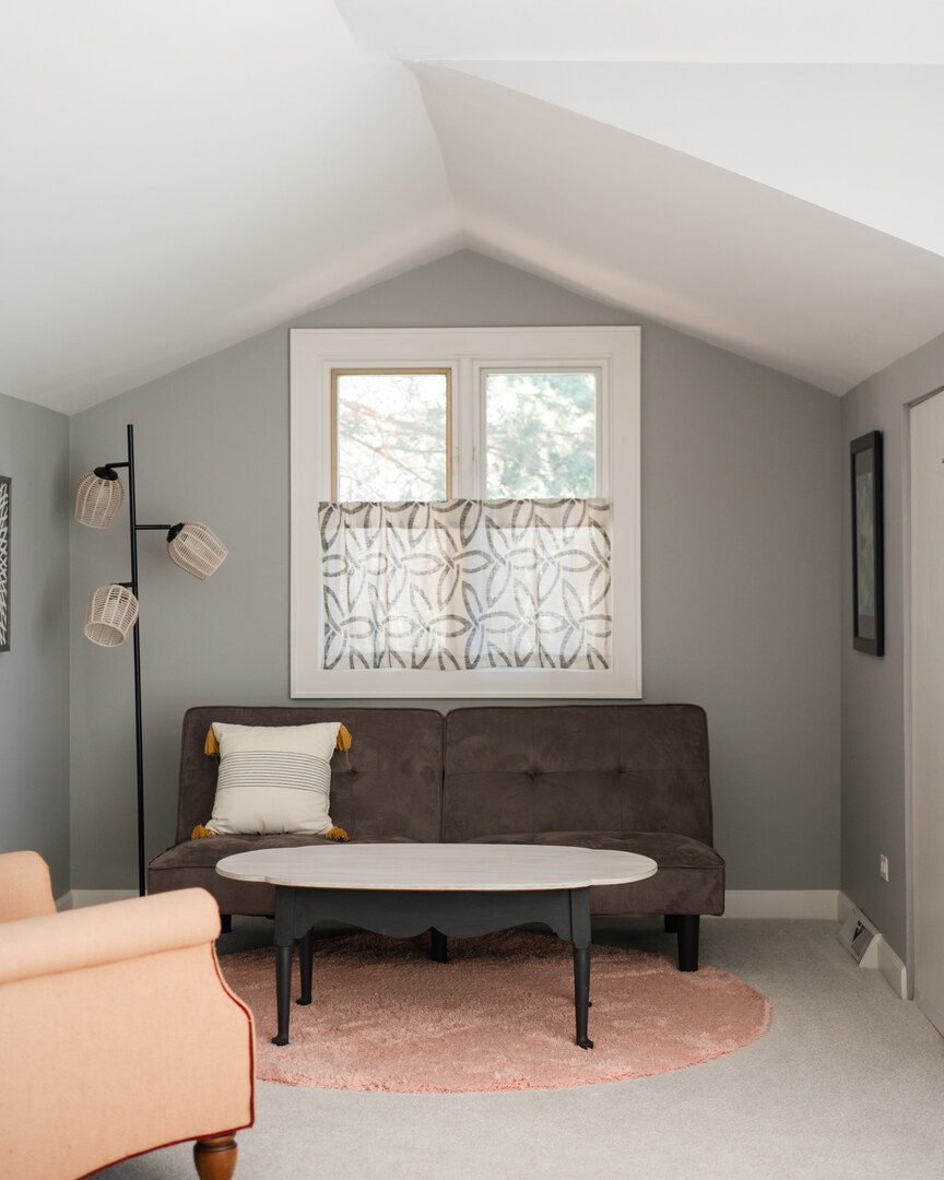 6555 Shabbona Road, Indian Head Park, IL 60525