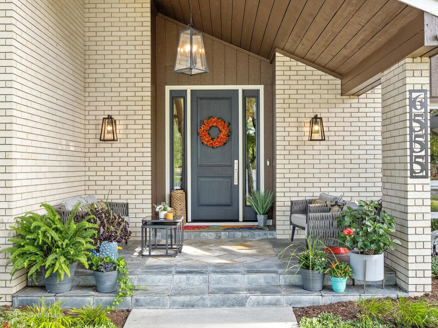 6555 Shabbona Road, Indian Head Park, IL 60525