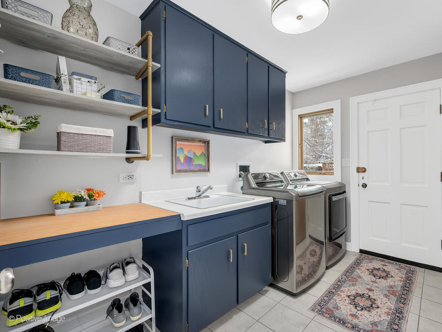 6555 Shabbona Road, Indian Head Park, IL 60525