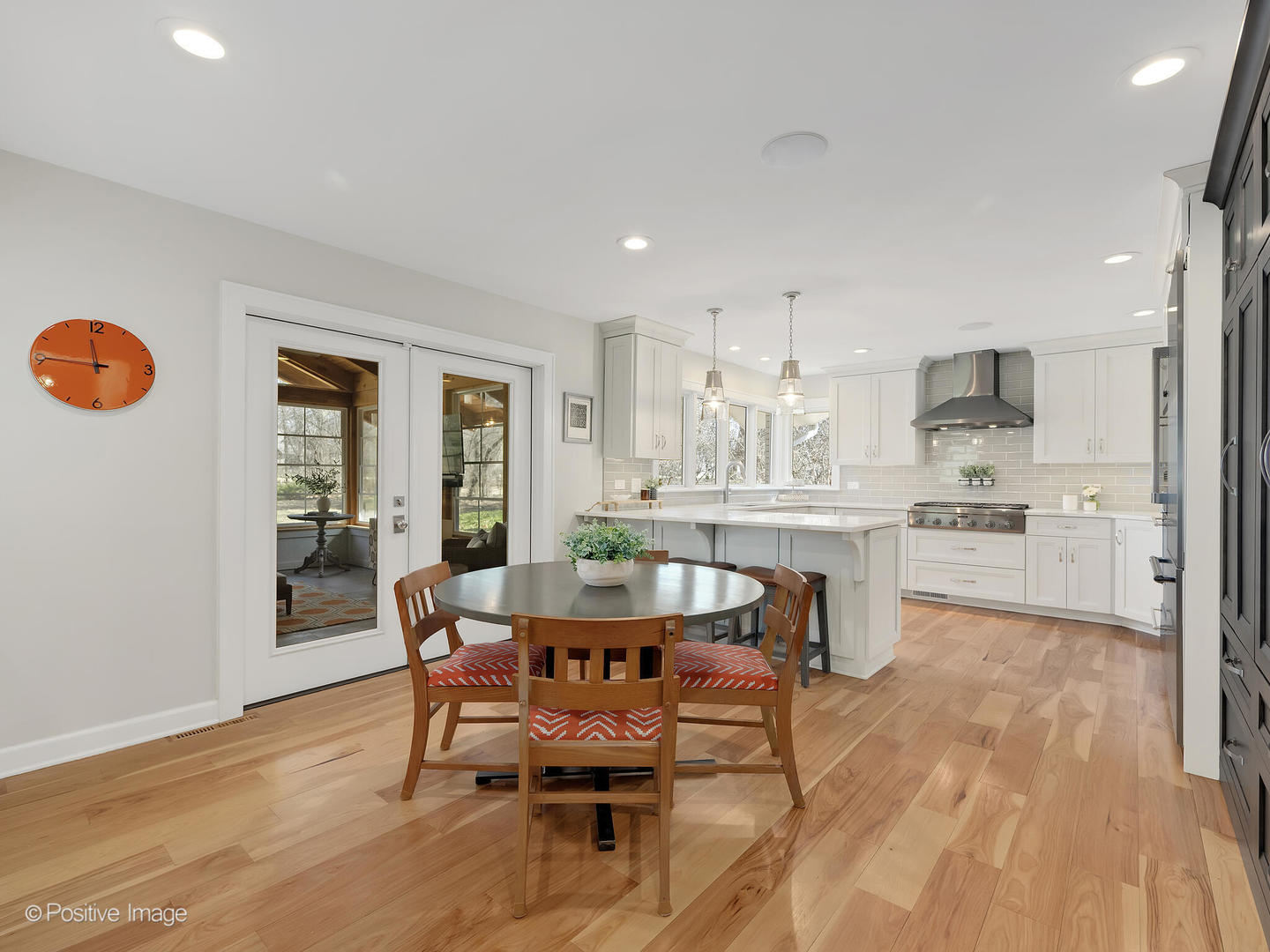 6555 Shabbona Road, Indian Head Park, IL 60525