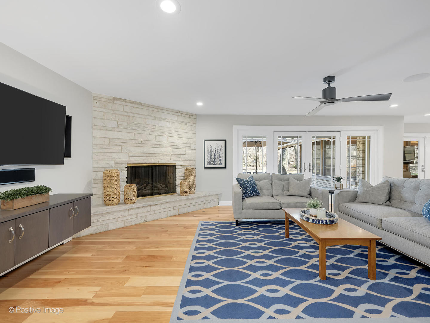 6555 Shabbona Road, Indian Head Park, IL 60525