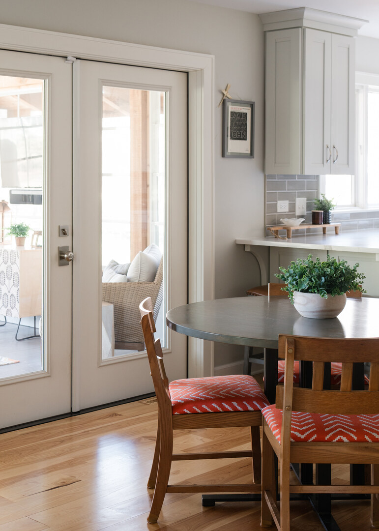 6555 Shabbona Road, Indian Head Park, IL 60525