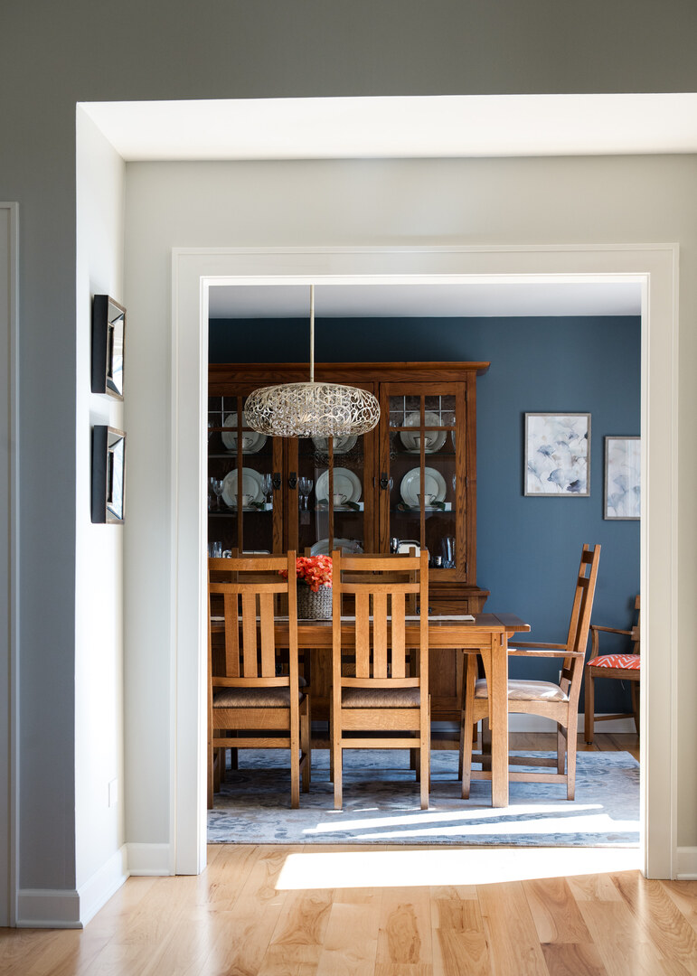 6555 Shabbona Road, Indian Head Park, IL 60525