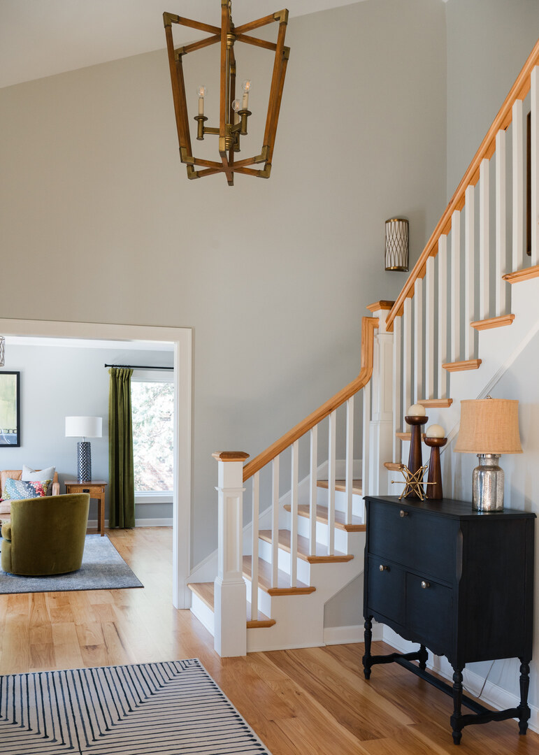 6555 Shabbona Road, Indian Head Park, IL 60525