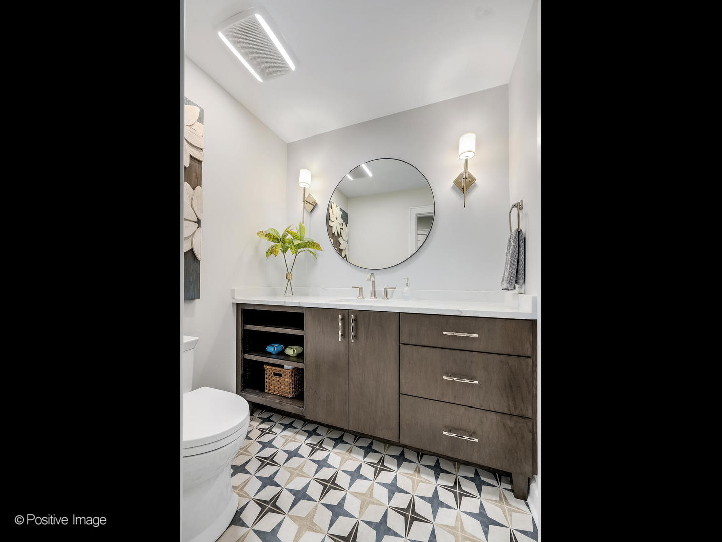 6555 Shabbona Road, Indian Head Park, IL 60525