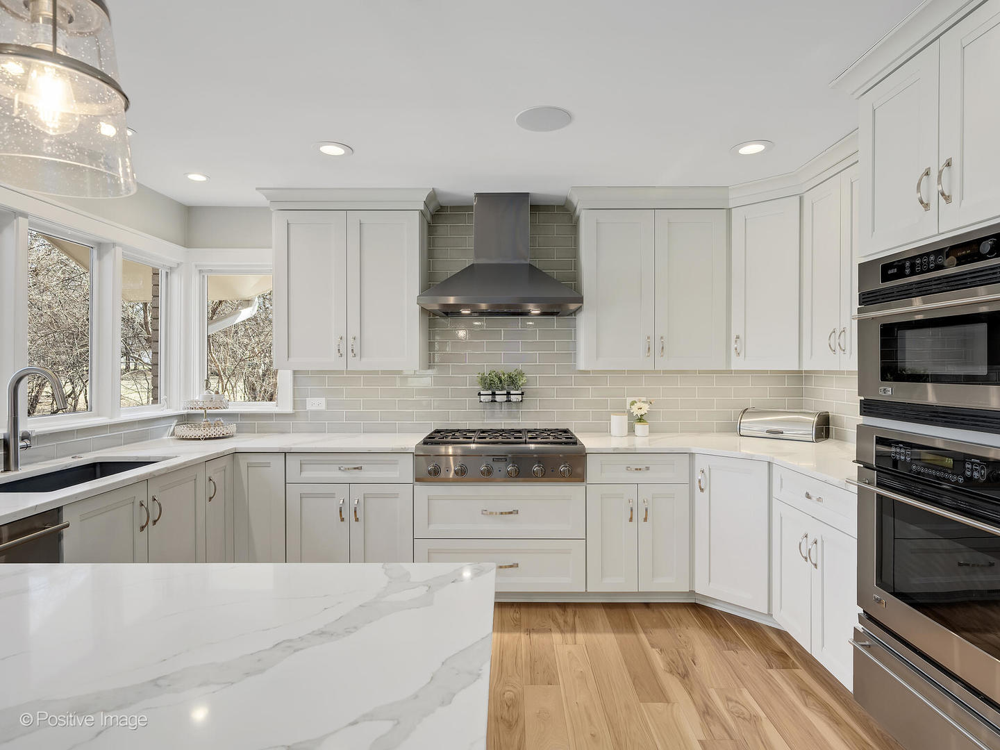 6555 Shabbona Road, Indian Head Park, IL 60525