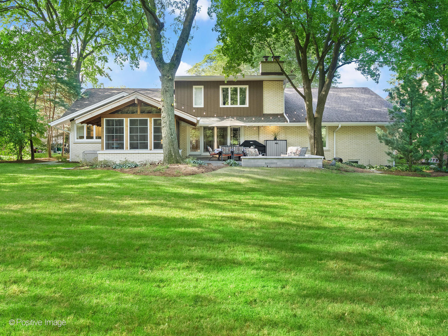 6555 Shabbona Road, Indian Head Park, IL 60525