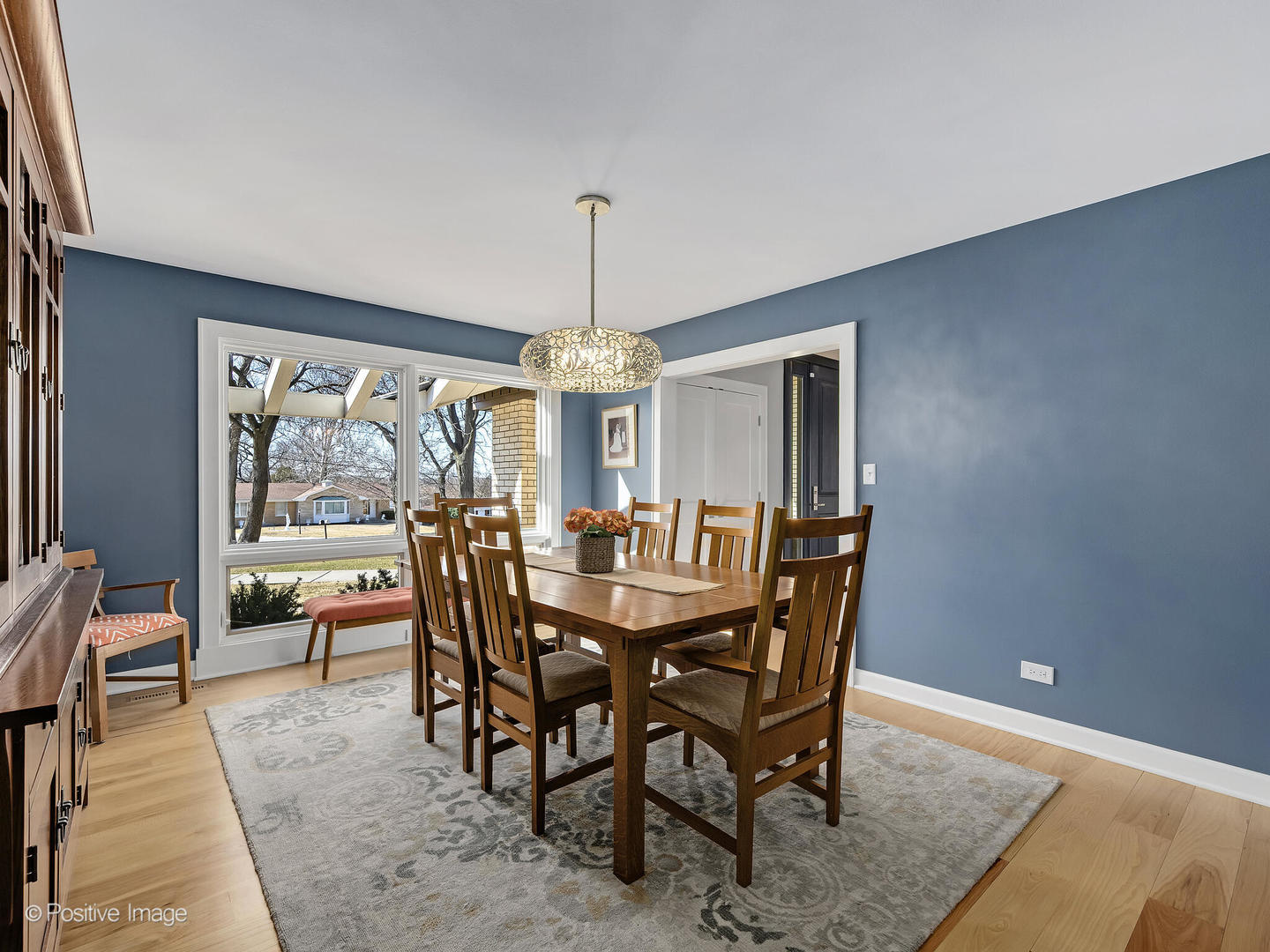 6555 Shabbona Road, Indian Head Park, IL 60525