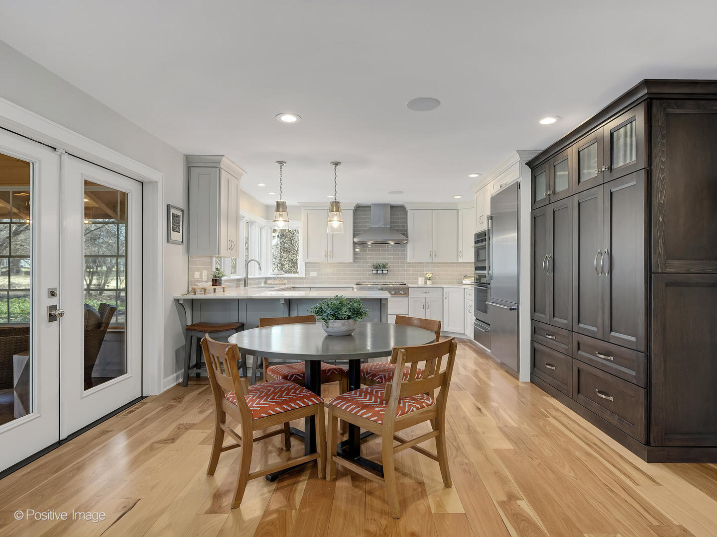 6555 Shabbona Road, Indian Head Park, IL 60525