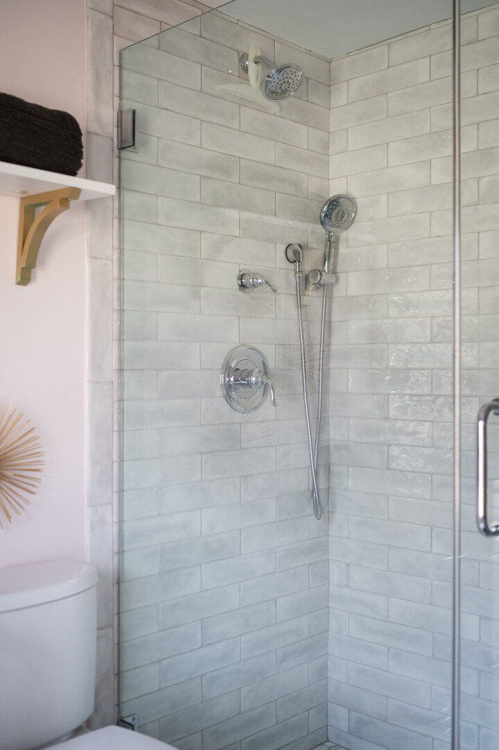 6555 Shabbona Road, Indian Head Park, IL 60525