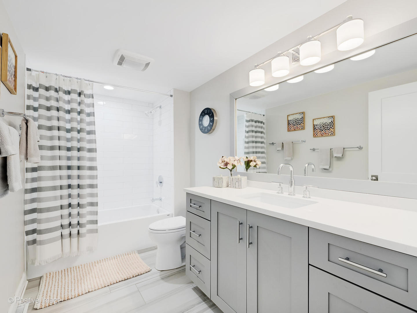 6555 Shabbona Road, Indian Head Park, IL 60525