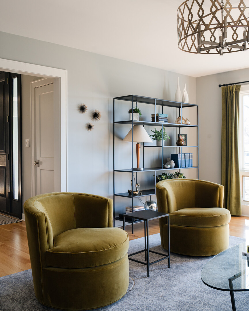 6555 Shabbona Road, Indian Head Park, IL 60525