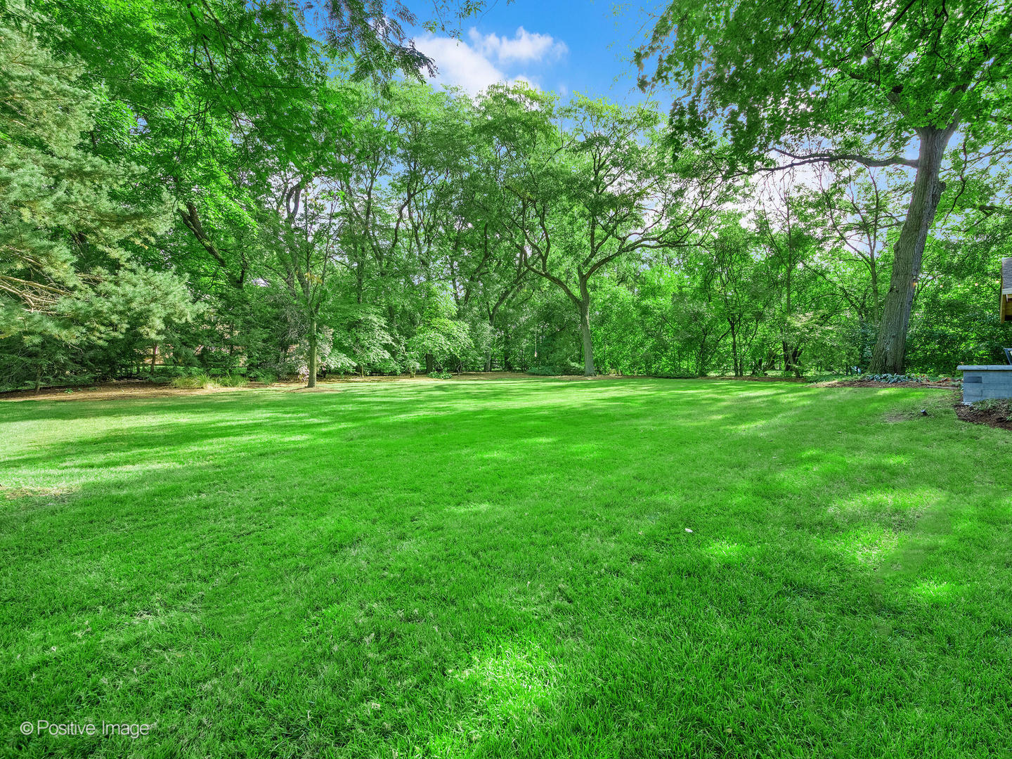 6555 Shabbona Road, Indian Head Park, IL 60525