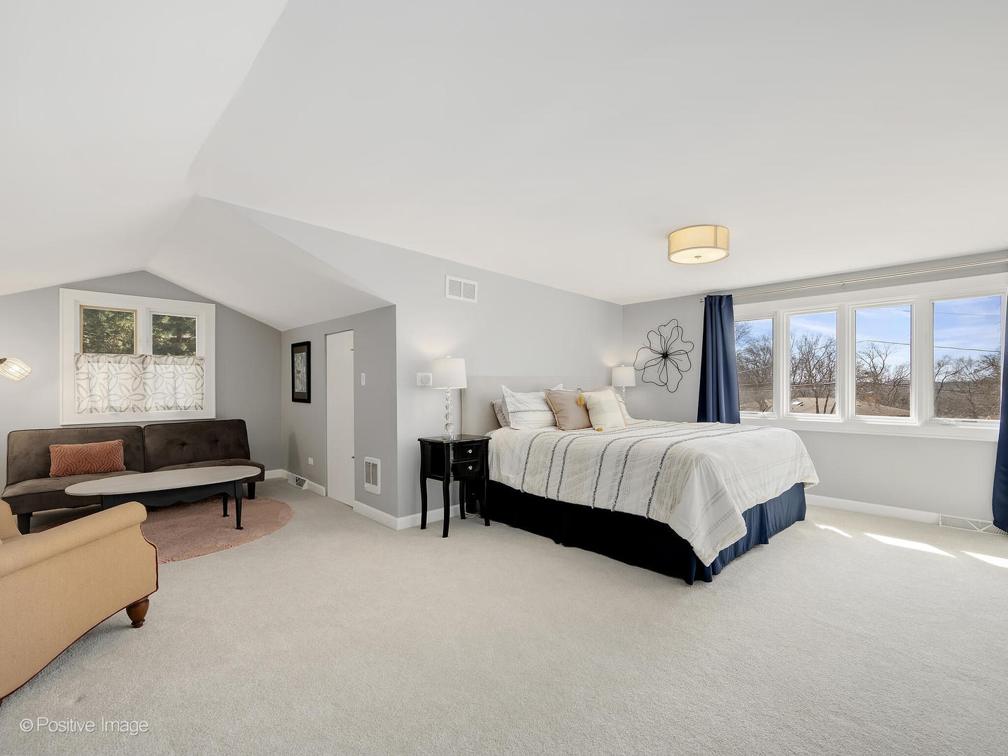 6555 Shabbona Road, Indian Head Park, IL 60525