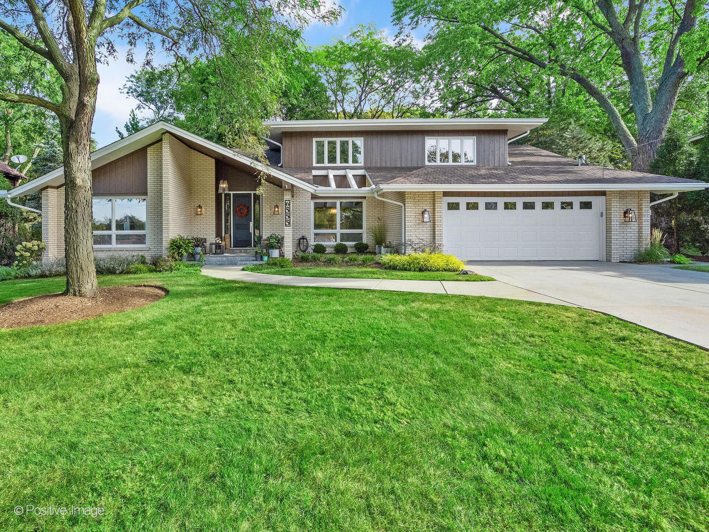 6555 Shabbona Road, Indian Head Park, IL 60525