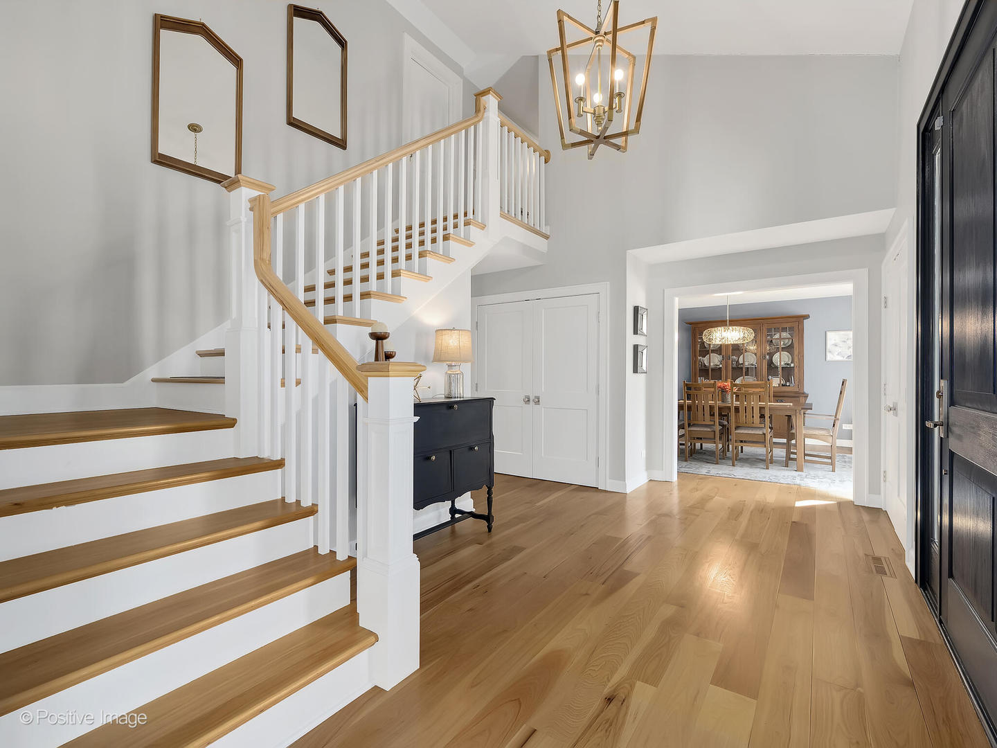 6555 Shabbona Road, Indian Head Park, IL 60525